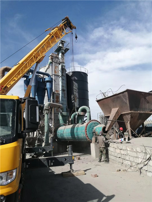 延平区设备搬运等各类工程项目中，吊车起着关键作用